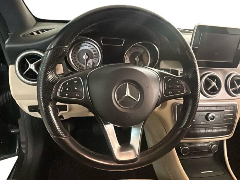 Mercedes-Benz CLA CLA Coupé 180 D