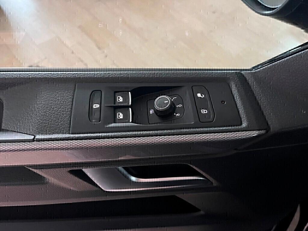 Volkswagen Multivan 2.0TDI T6.1 Highline 7p Unico prop.