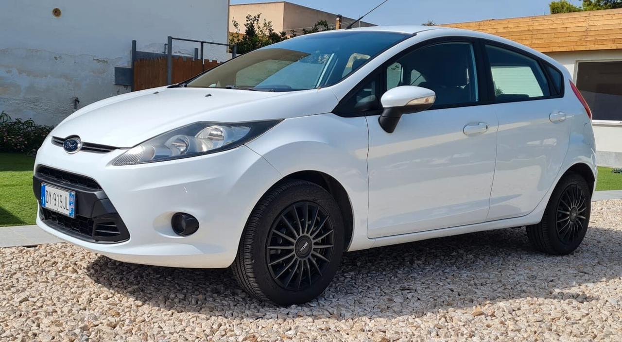 Ford Fiesta 1.2 82CV 5 porte USATO GARANTITO 12 MESI