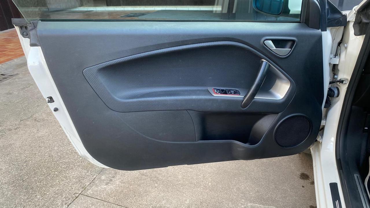 Alfa Romeo MiTo 1.6 JTDm-2 S&S Distinctive Sport Pack