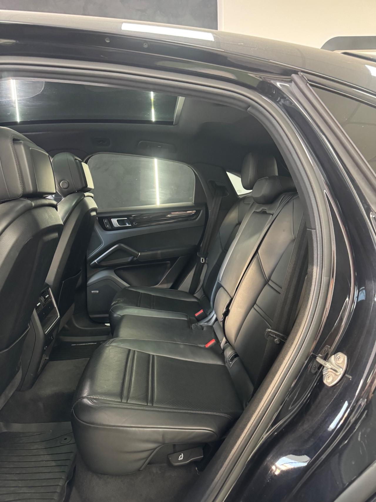 Porsche Cayenne Coupé 2.9 V6 S Platinum Edition