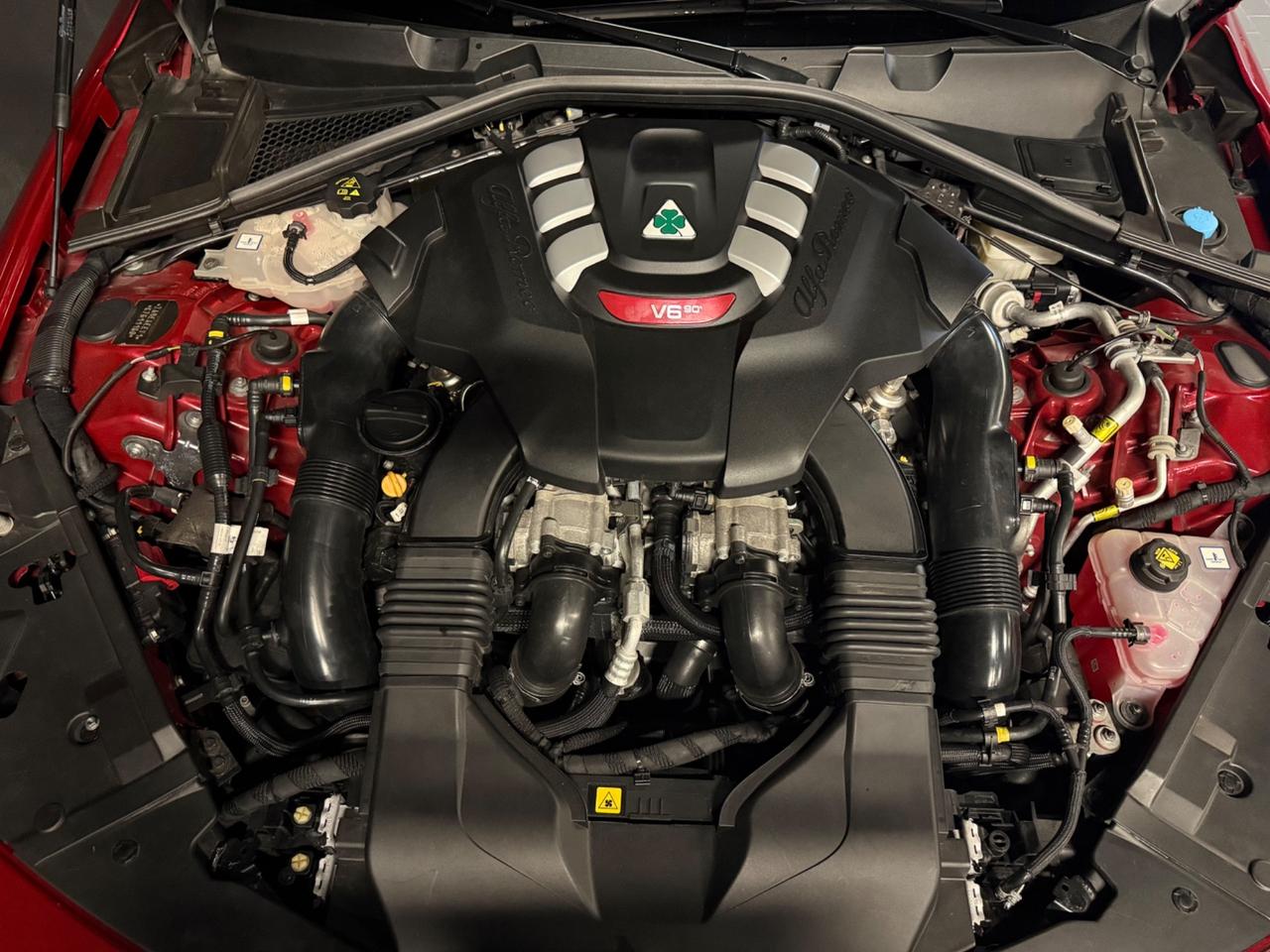 Alfa Romeo Giulia 2.9 V6 Bi-Turbo AT8 Quadrifoglio