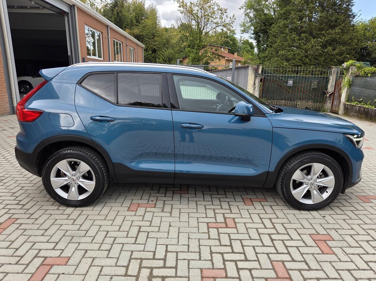 Volvo XC40 T2 automatico Core 129cv
