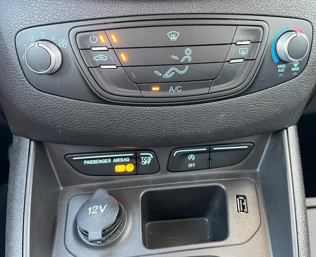 Ford Tourneo Courier 1.0 EcoBoost 100 CV S&S Sport Neopat. OK