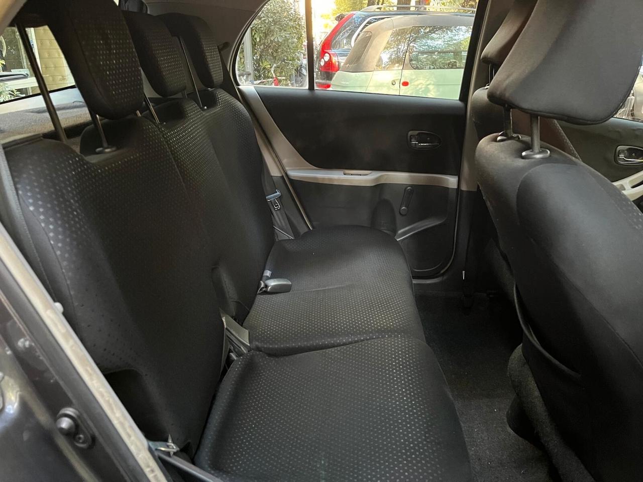 Toyota Yaris 1.0 5 porte Sol