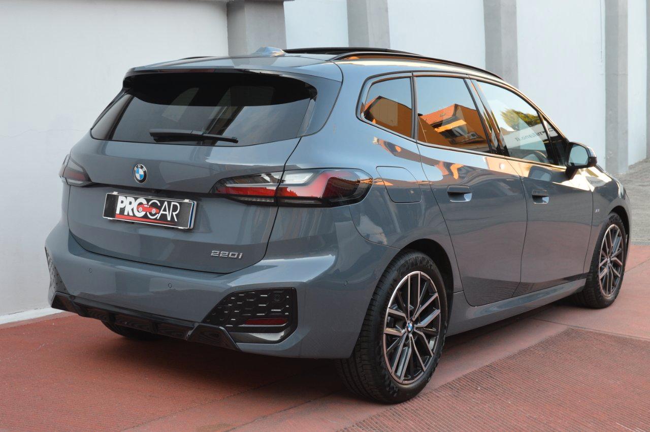BMW 220 i Active Tourer mhev 48V Msport auto