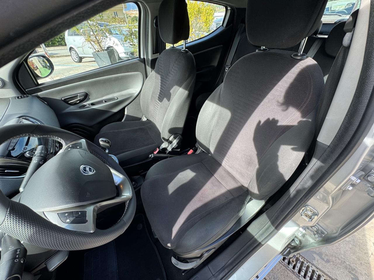 Lancia Ypsilon 1.2 69 CV 5 porte Gold