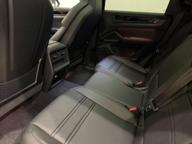 PORSCHE Cayenne 3.0 V6 E-Hybrid Black Edition