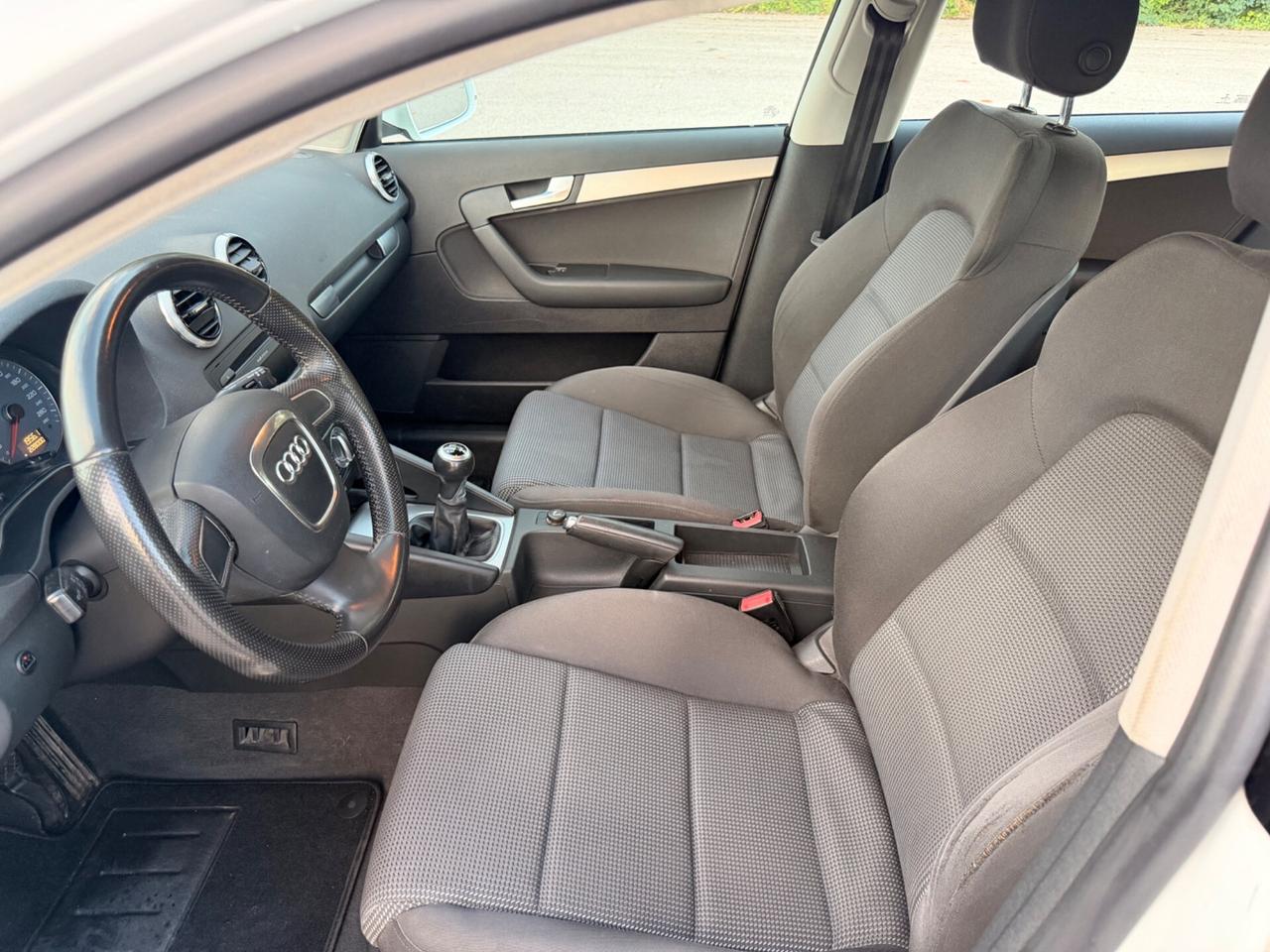 Audi A3 1.6 TDI 105 CV CR S tr. Ambiente