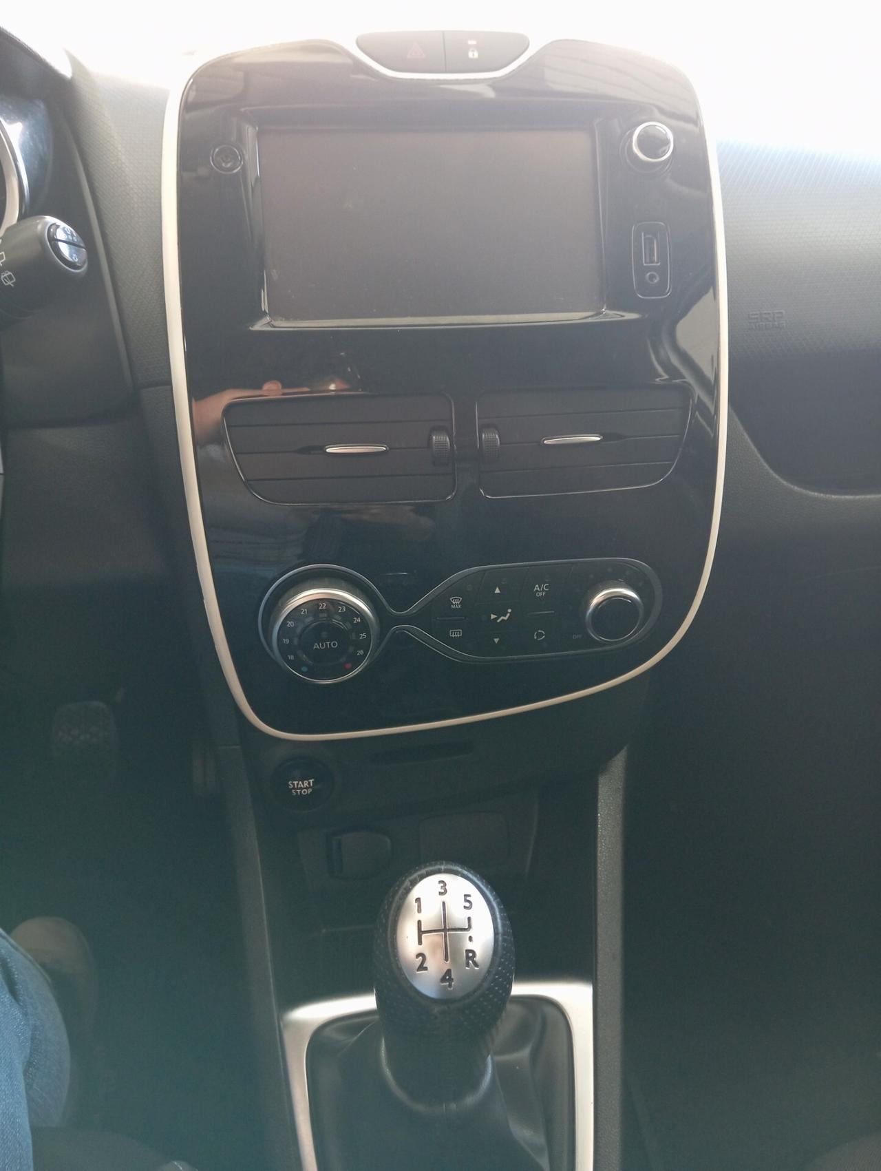 Renault Clio 1.5 Diesel 2016 CON GARANZIA