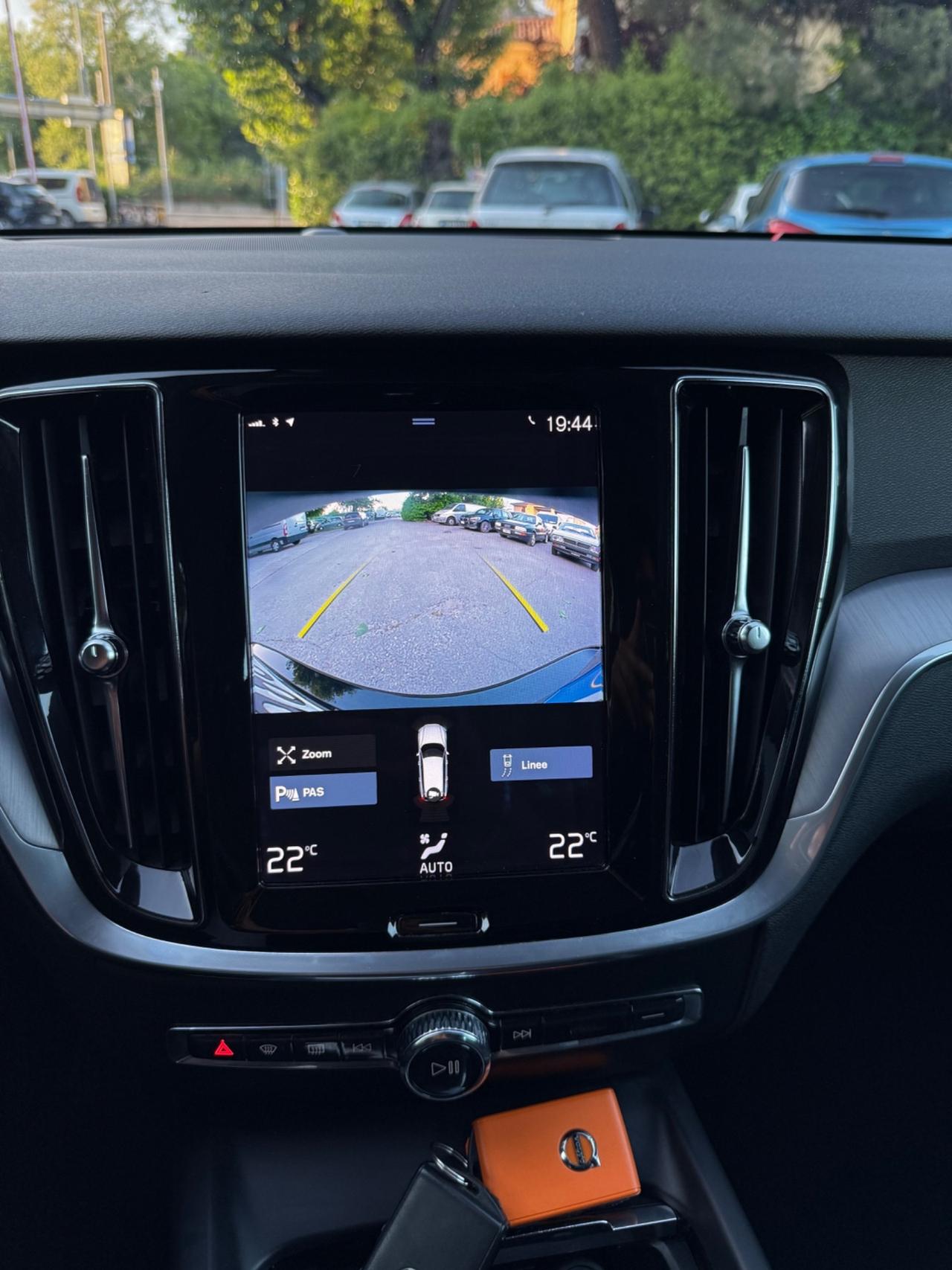 Volvo V60 B4 (d) Geartronic R-Design