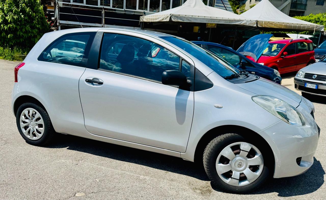 Toyota Yaris 1.0 3 porte Ok Neopatentati