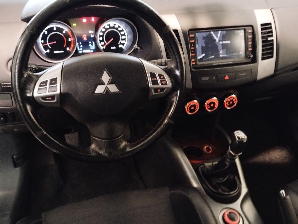 MITSUBISHI Outlander 2.2 DI-D RETROCAMERA-PELLE-NAVIG-EURO5