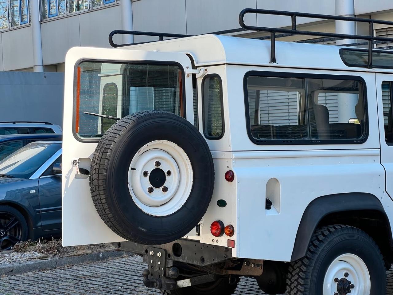 Land Rover Defender 110 ~Gancio di traino~8 posti~Aria condizionata~Pelle