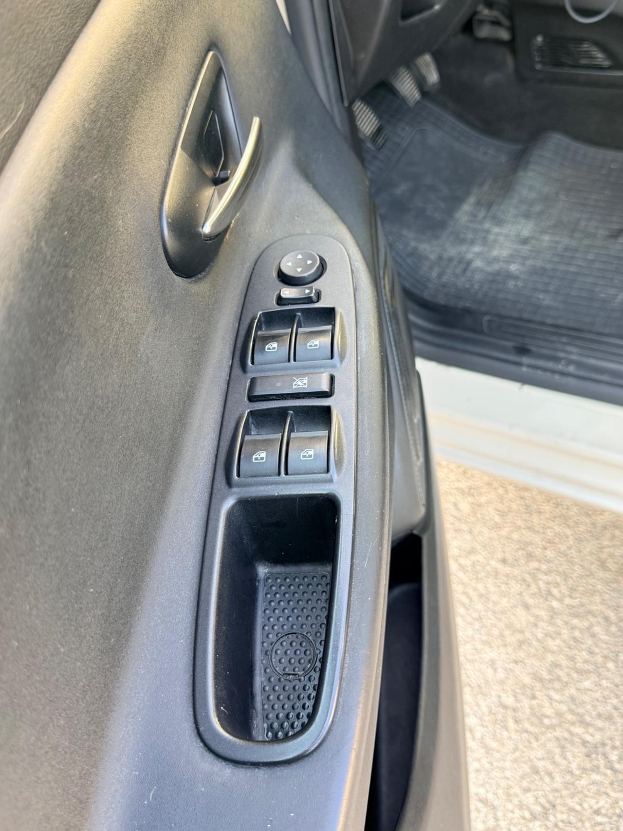 Lancia Ypsilon 1.2 Benz/Gpl 69 CV 5 porte Gold