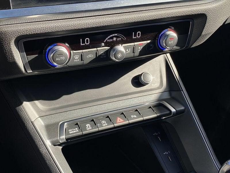Audi Q3 SPB S Line interno ed esterno 2.0 TDI 150CV S-Tronic quattro 35