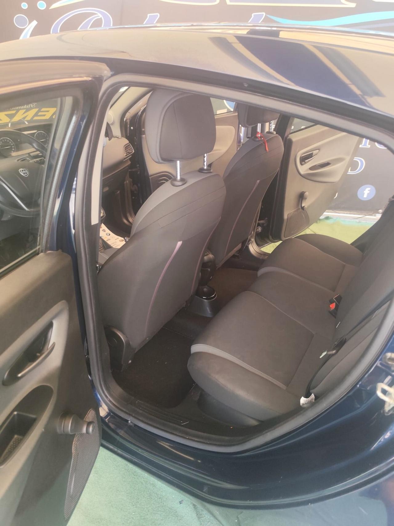 Lancia Ypsilon 1.2 69 CV 5 porte Platinum