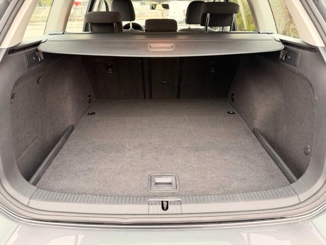 Volkswagen Golf Variant 1.6 tdi 115 CV Business - Anche Neo Patentati