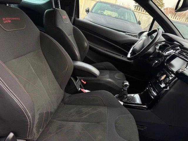 DS AUTOMOBILES DS 3 BlueHDi 100 Performance Line