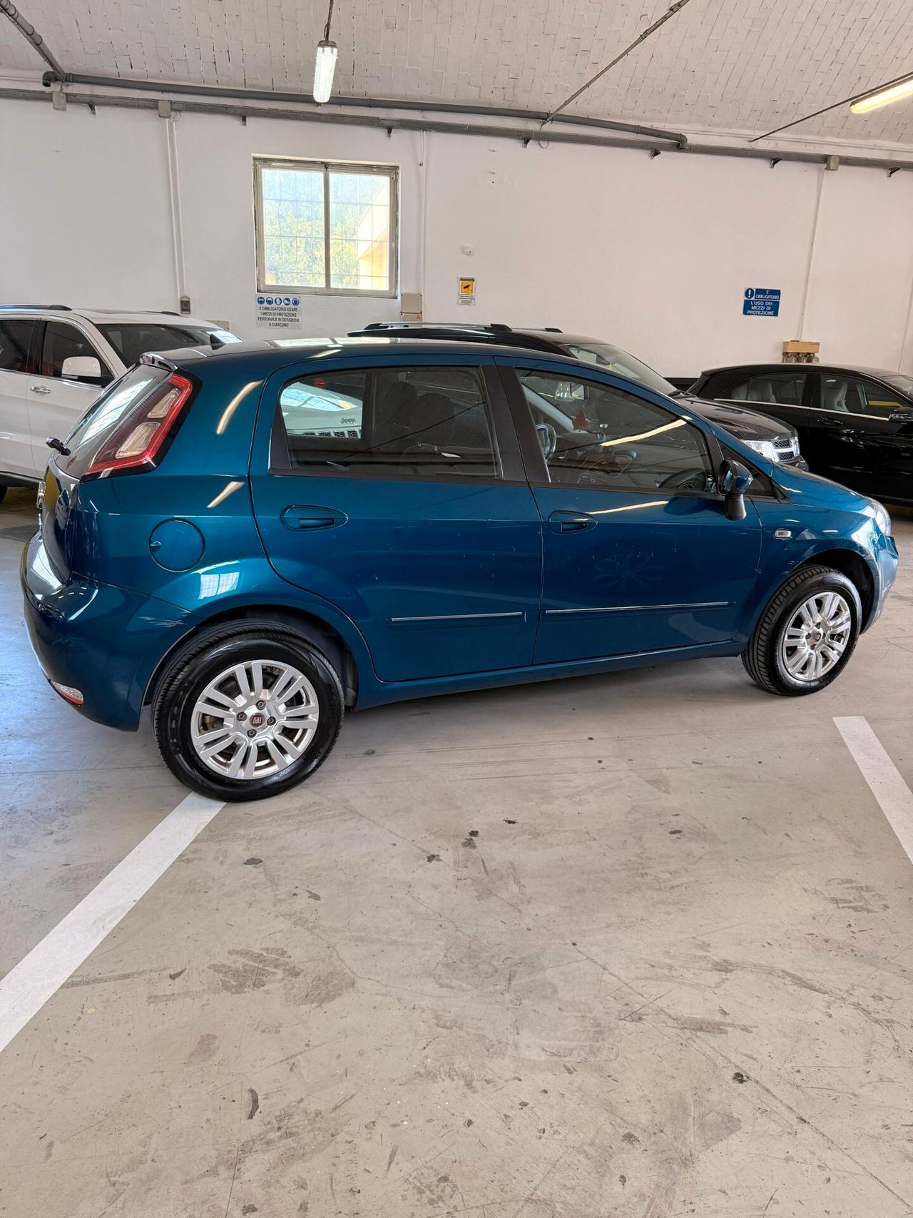 Fiat Punto 1.4 8V 5 porte Natural Power Lounge 77CV
