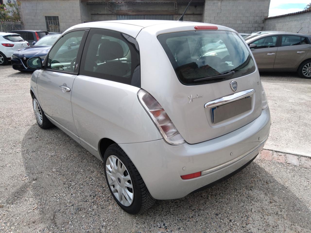 Lancia Ypsilon 1.3 MJT 75 CV Platinum x neopatentati