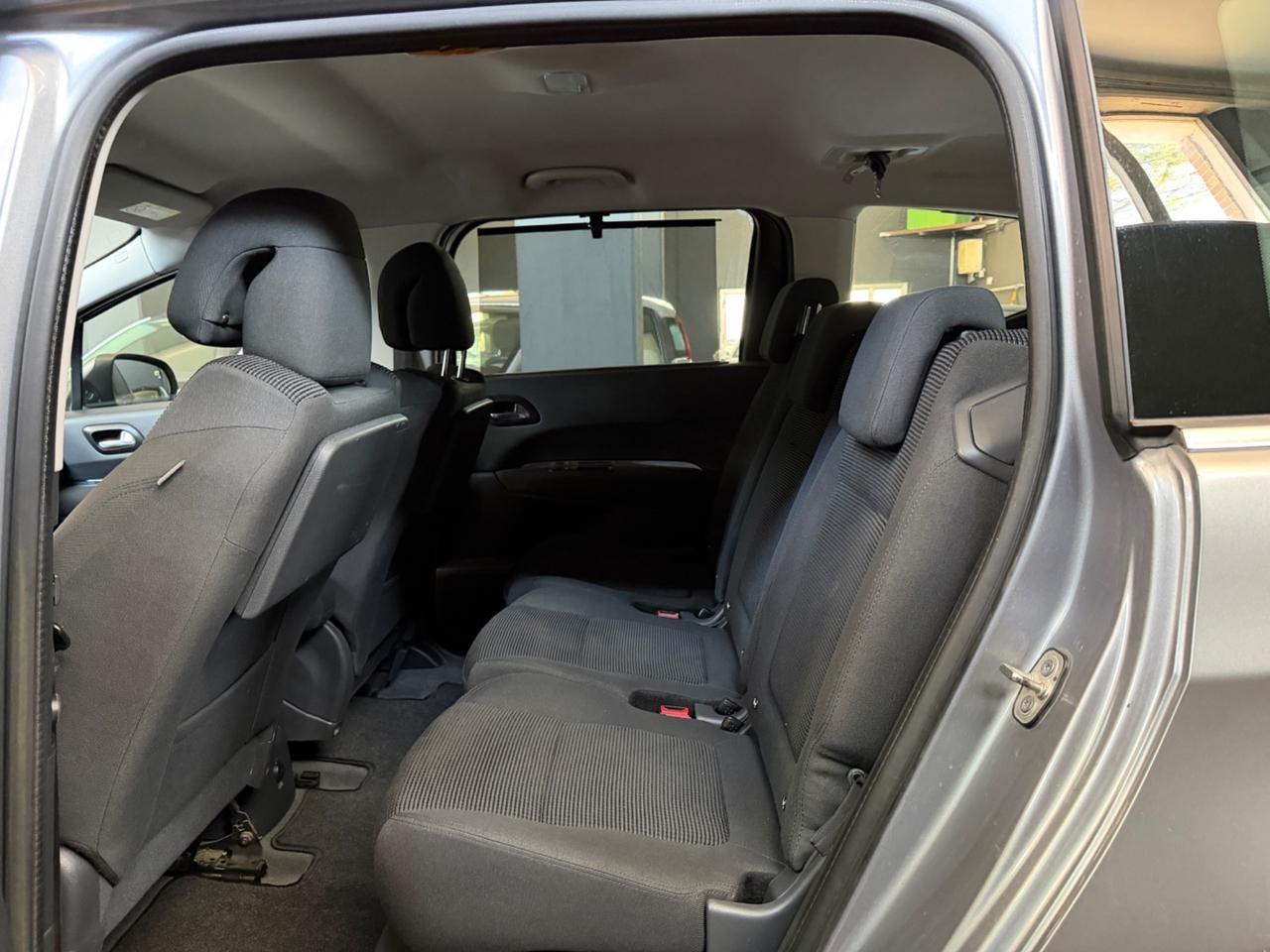 Peugeot 5008 1.6 HDi 115CV Business