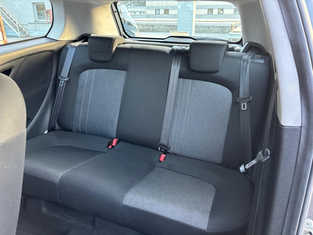 FIAT GRANDE PUNTO 1.4 BENZINA/METANO NEOPATENTATI 5 posti