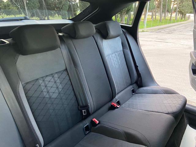 VOLKSWAGEN Taigo 1.0 TSI 110 CV DSG R-Line TETTO APR/PAN