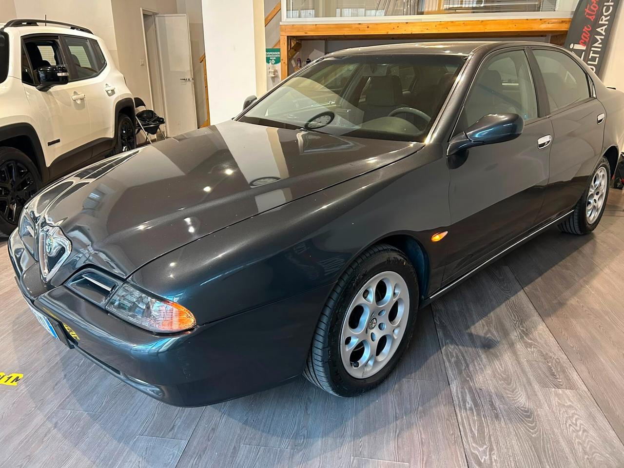Alfa Romeo 166 2.4 JTD cat Distinctive Uniproprietario
