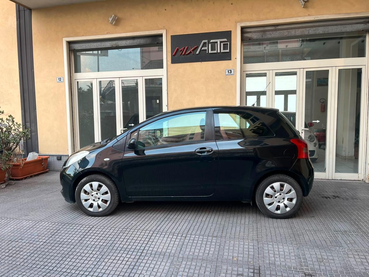 Toyota Yaris 1.0 3 porte Sol