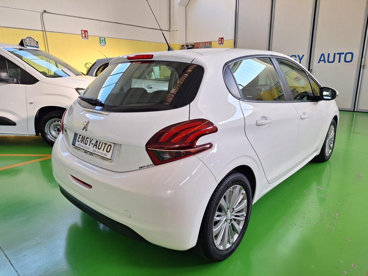 Peugeot 208 PureTech 82 5 porte Allure
