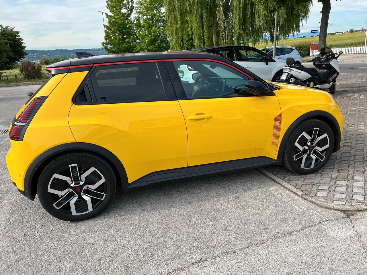 Renault 5 E-Tech Electric 5 E-Tech Electric 150 CV Comfort Range AC 11 Iconic Cinq