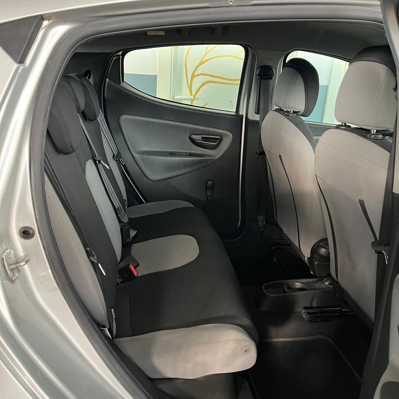 Lancia Ypsilon 1.2 69 CV 5 porte S&S Platinum