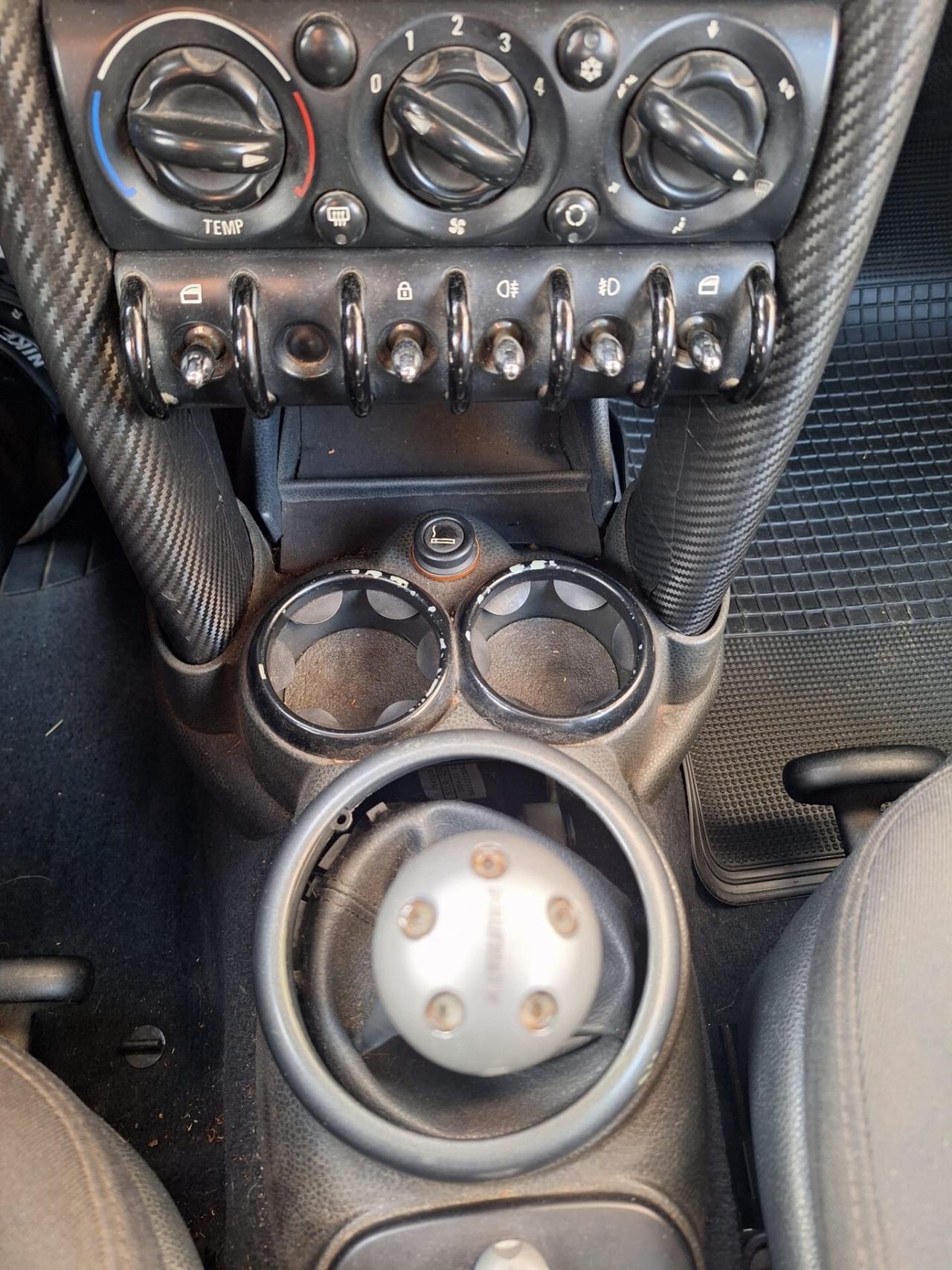 Mini One DE LUXE 1.6b 16v euro 4