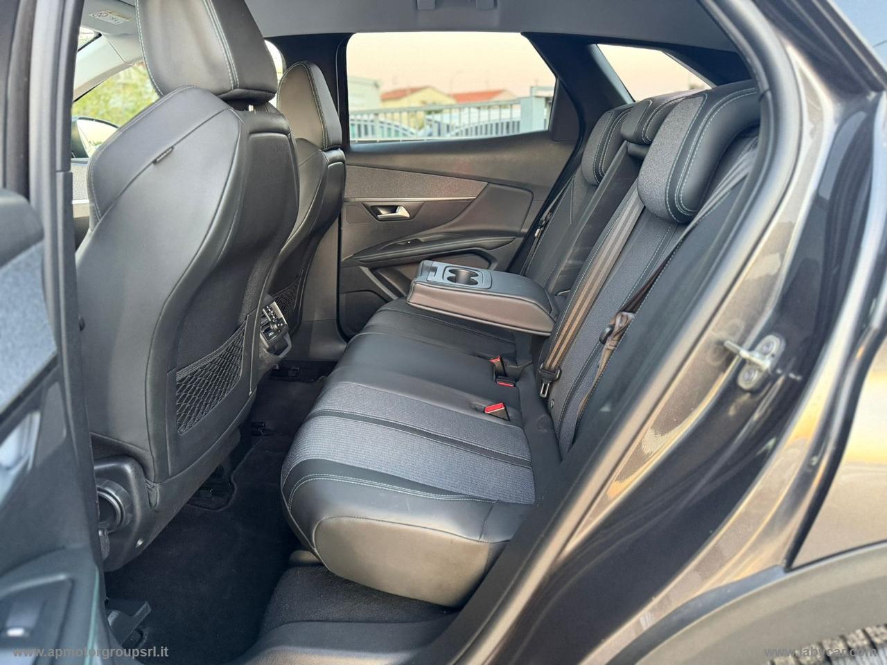 PEUGEOT 3008 BlueHDi 130 S&S Allure