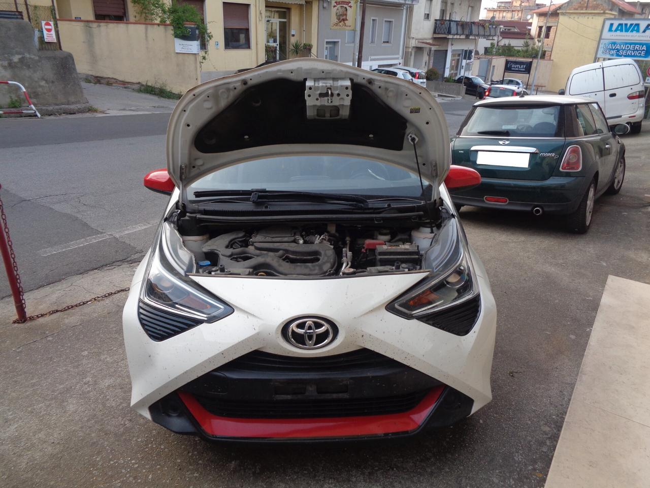 Toyota Aygo Connect 1.0 VVT-i 72 CV x-wave ( Finanziabile )