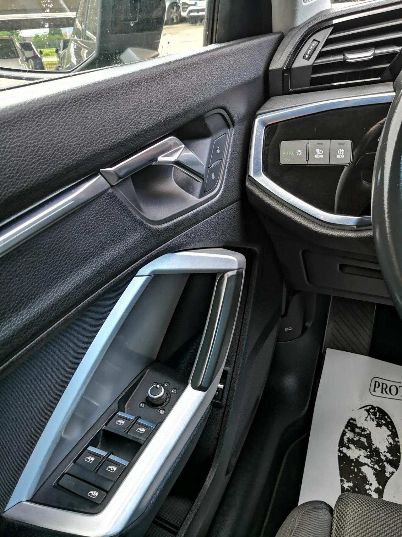 Audi Q3 SPB Sportback 35 TFSI Plug-in S tronic line ***UNIPROPRIETARIO***