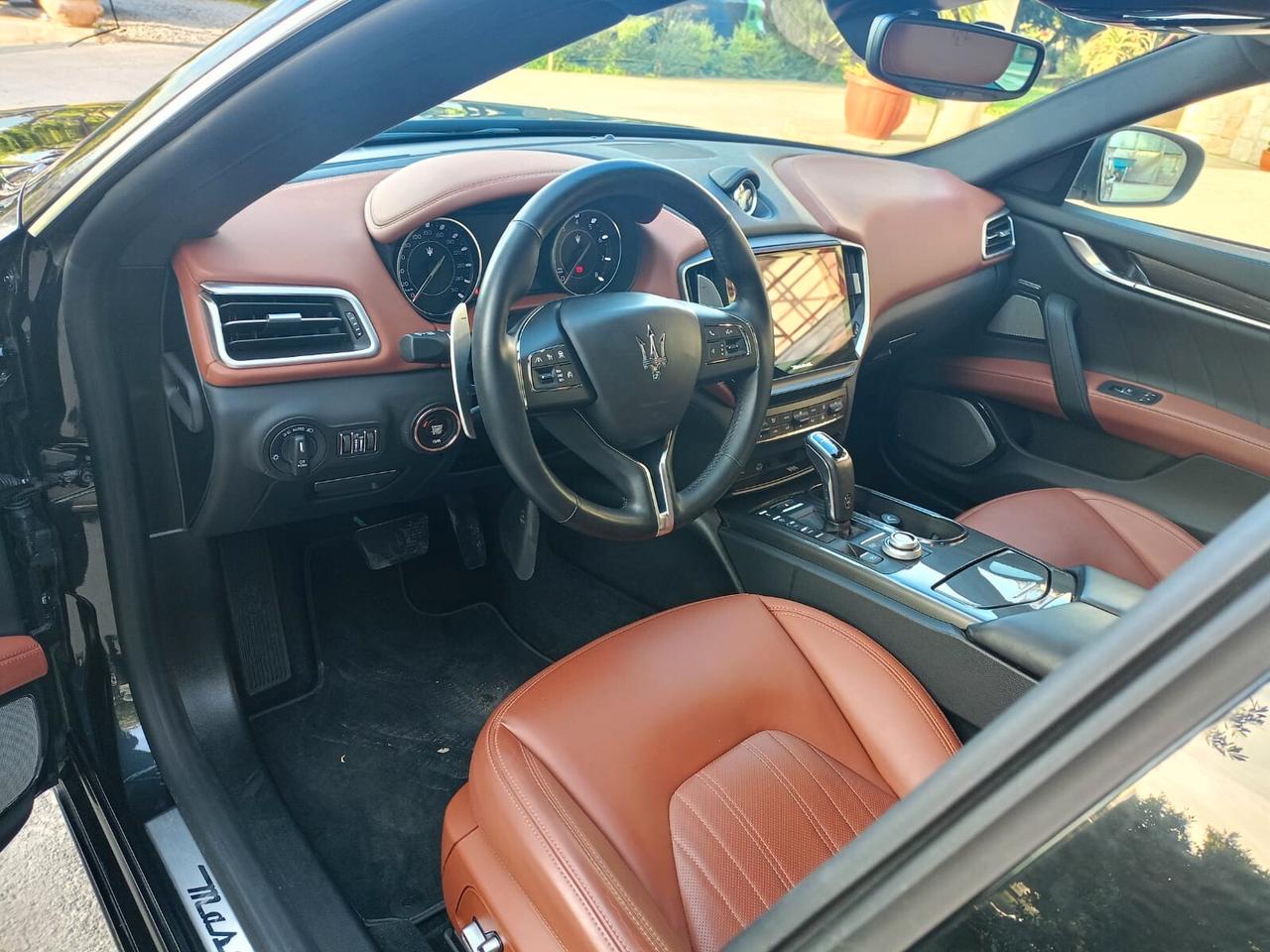 Maserati Ghibli 330 CV MHEV GT