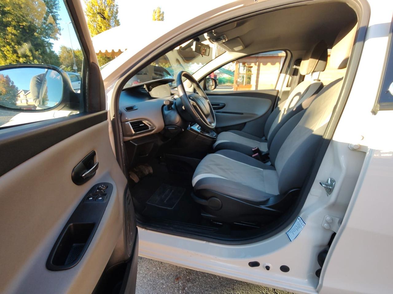 Lancia Ypsilon 1.2 , GPL, 5 PORTE ECOCHIC ELLE OK NEOPATENTATI, GARANZIA L.12 MESI