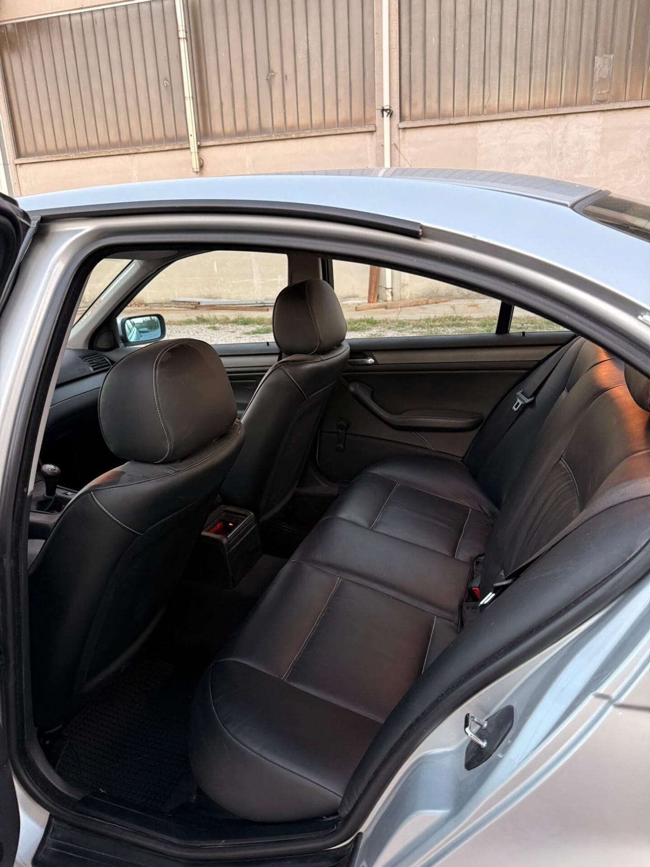 BMW 320d E46 – TRAZIONE POSTERIORE – INTERNI IN PELLE