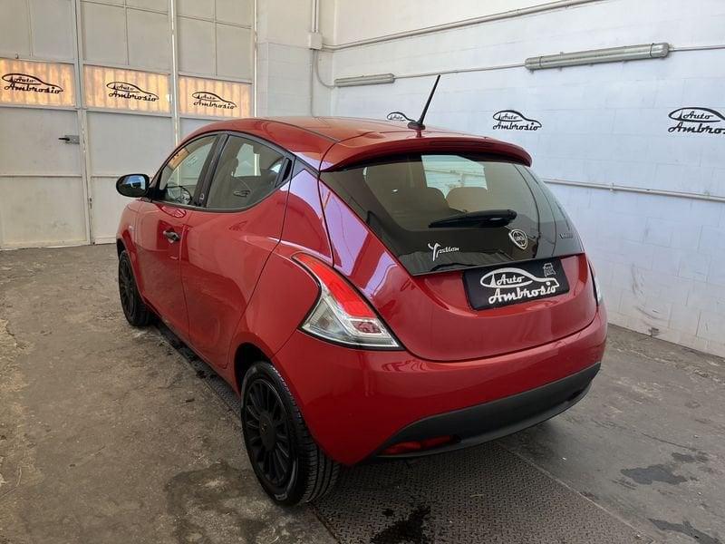 Lancia Ypsilon Ypsilon 1.0 firefly hybrid Gold s&s 70cv