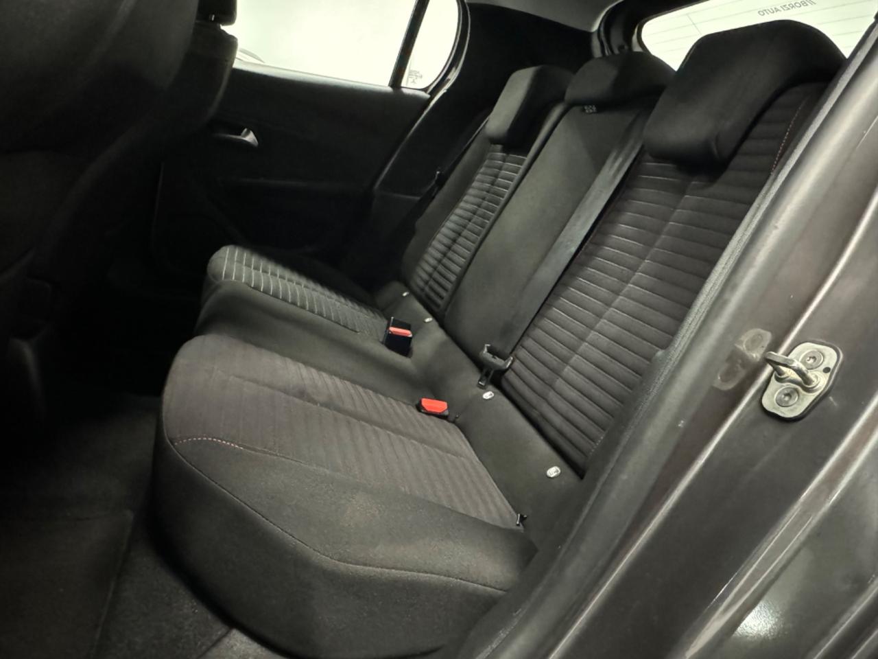 Peugeot 208 PureTech 75cv 5p Active Pack PROMO !