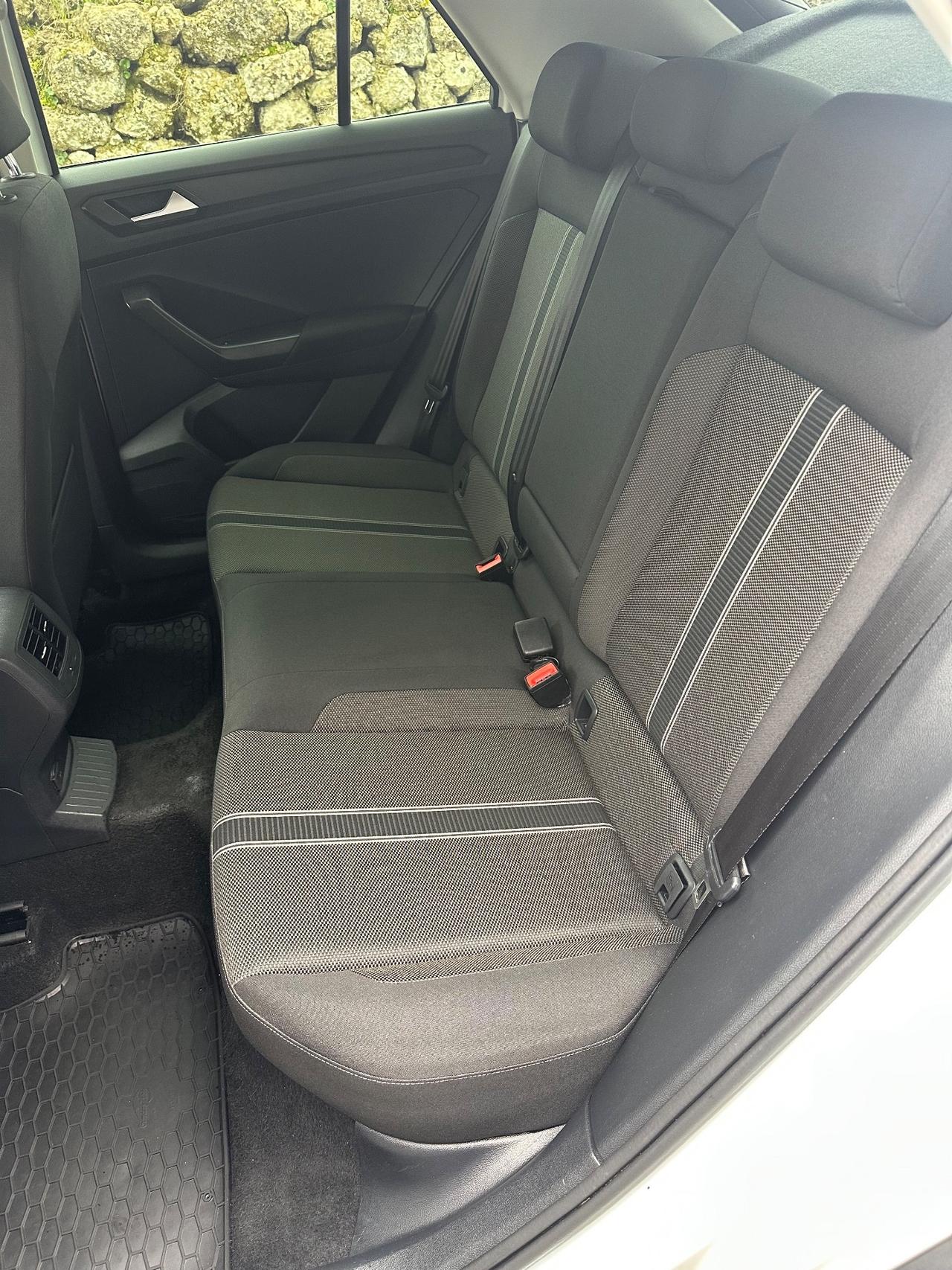 Volkswagen T-Roc 1.6 TDI 116 Cavalli