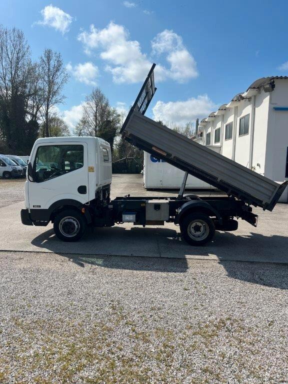 Nissan Cabstar Cassone Ribaltabile Trilaterale