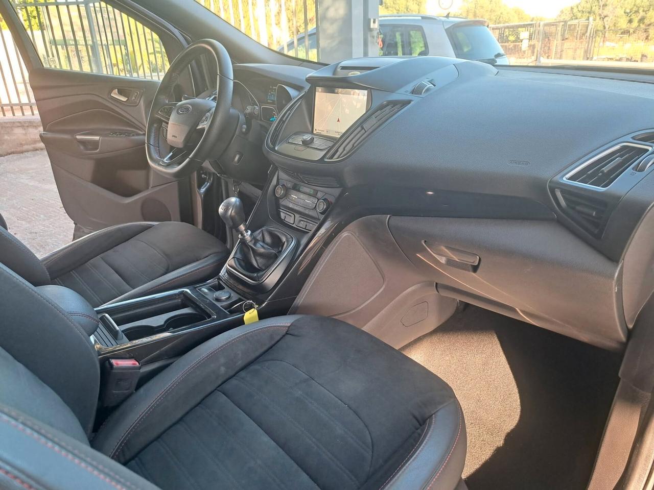 Ford Kuga 1.5 TDCI 120 CV S&S 2WD ST-Line