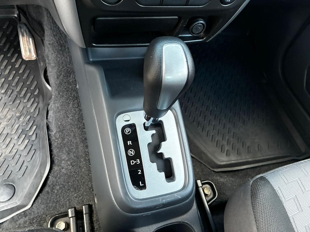 SUZUKI JIMNY 1.3i 16V 4WD JLX AUTOMATICO