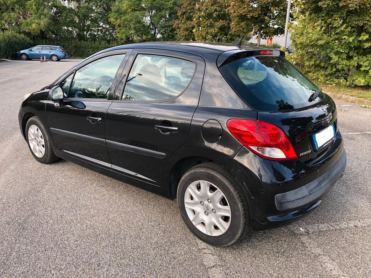 Peugeot 207 1.4 hdi autocarro n1