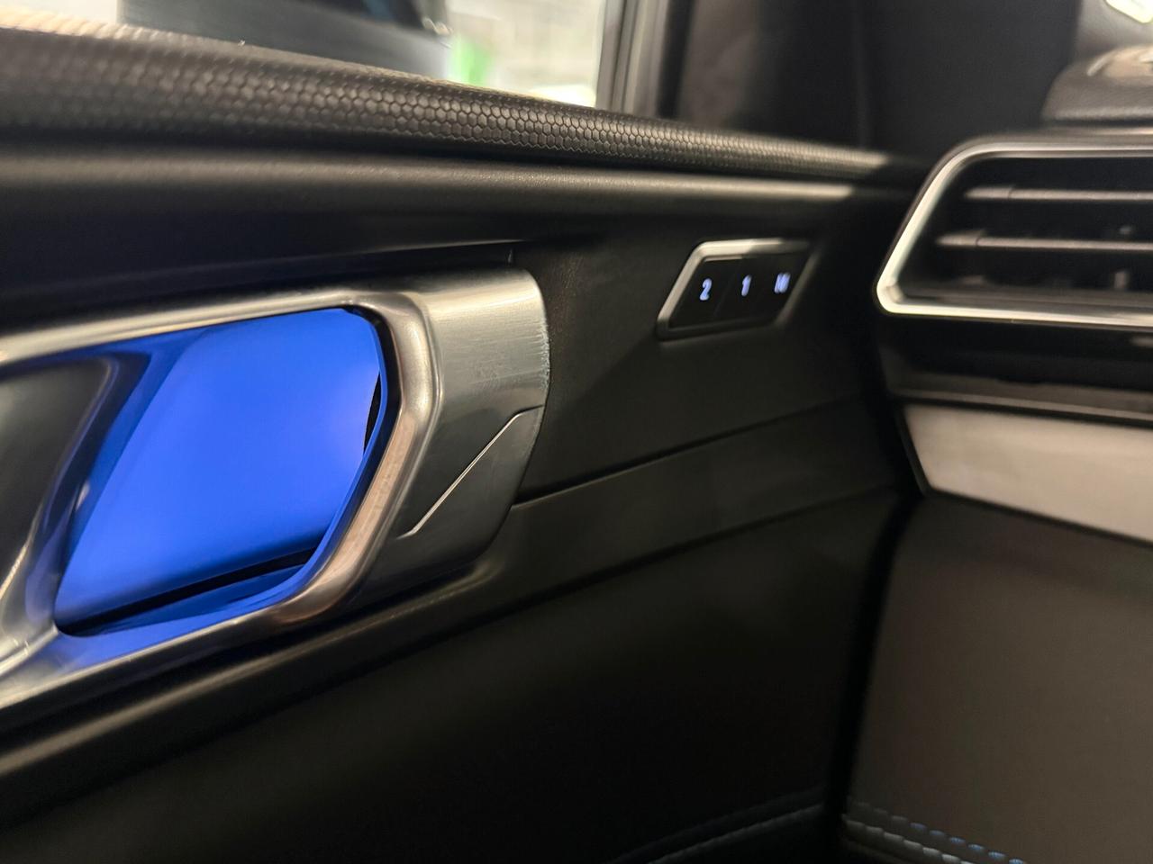 Lynk&co 01 PHEV More