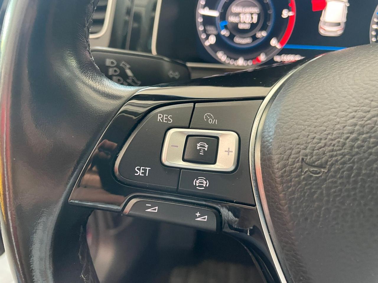 VOLKSWAGEN GOLF 7.5 1.6tdi *COCKPIT-LED*