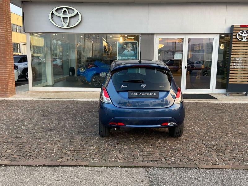 Lancia Ypsilon Ypsilon 1.0 FireFly 5 porte S&S Hybrid Ecochic Silver